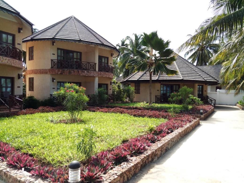 Arabian Nights Suites Hotel 帕杰 外观 照片